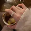 Anillo de estrella de diamante brillante cepillado de textura de lujo ligero para mujer, anillo versátil de moda de alta gama de nicho personalizado