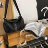 Bolso Cruzado Moderno y Cool para Hombre 2024 Nueva Llegada Moda Bolso Almohada de Gran Capacidad Combinable Bandolera Ligera para Estudiante Femenina