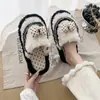 Chinelos de exterior Baotou com laço quente, chinelos fofos para interior, meias-chinelos de inverno estilo menina, chinelos rasos femininos, chinelos de sola macia 2026