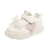 Zapatos Deportivos para Niños 2025 Otoño Nuevo Estilo Cómodos Transpirables Malla Lindos Casuales para Niños y Niñas Modernos Zapatos Blancos