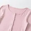 Conjunto de tres piezas estilo coreano para mujer: camisola acolchada con cuello redondo, cárdigan de manga larga y falda body ajustada de doble capa con abertura