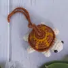 2026 Nuevo Colgante de Coche de Tortuga y Erizo Tejidos a Crochet Hechos a Mano para Decoración de Coche Colgante para Coche