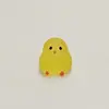 Pollito Amarillo Luminoso Accesorios de Joyería de Resina DIY Pegatinas para Vasos de Agua Hebillas de Zapatos Materiales de Decoración para Coche Pequeños Adornos de Resina