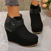 Botas curtas de salto plataforma com sola grossa para tamanhos grandes, botas femininas da moda, botas curtas de salto alto para outono e inverno, sapatos da moda para tamanhos grandes em estoque