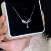 Exquisito Collar de Lazo Brillante para Mujer, Lujo Accesible Nicho Cadena de Clavícula de Gota de Agua de Circonita de Gama Alta, Uso Diario