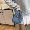 Bolsa de Brim Fofa Nova para o Dia a Dia Bordada Portátil para Armazenamento Passeio Bolsa de Mão com Cor Contrastante