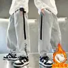 Calça de Moletom Forrada com Fleece Outono/Inverno para Meninos 2025 Nova Malha Grossa Calças Venda por Atacado Tendência