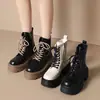 Zapatos de tacón alto para mujer que realzan el temperamento 2026 nuevo estilo diseño de sentido de primavera y otoño celebridad de internet artículo popular versátil estilo británico Botas Martin