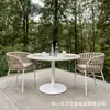 Mesas e Cadeiras Metálicas Personalizadas para Exterior, Combinação de Cadeiras e Mesa de Rattan para Jardim de Hotel B&B, Mesa de Jantar de Ardósia de Luxo Leve para Ar Livre