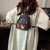 Mochila Mini con Estampado de Leopardo de Moda Nueva 2025 Casual Simple Hello Kitty de un Solo Hombro Cruzada Pequeña para Mujer