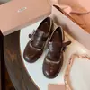 Edición Piel de Vaca Industria Pesada Mocasines de Cuero Genuino Estilo Británico Retro para Mujer Tacón Grueso Zapatos de una Sola Pieza Borla Tallado Barroco Zapatos Pequeños de Cuero