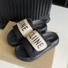 Pantuflas de Moda Tendencia Influencer 2025 Nuevas Sandalias Planas Francesas Retro de Verano para Mujer con Suela Gruesa que Aumentan la Altura