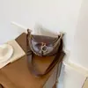 Bolsa Sela Versátil Estilo Coreano para Mulheres 2026 Nova Moda Outono e Inverno Bolsa Transversal de Peito Bolsa de Ombro com Corrente Retro