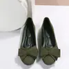 Mocasines de estilo nuevo transfronterizos europeos y americanos, sin cordones, puntera redonda, con lazo, talla grande, Zapatos de primavera 2025, Terciopelo al por mayor, Talla grande
