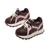 Zapatos de Entrenamiento Alemanes con Suela Gruesa para Aumentar la Altura 2026 Nueva Moda Otoñal Zapatos Deportivos Casuales con Suelas Blandas que Son Cómodos y Versátiles