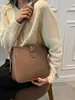 Atacado transfronteiriço bolsas populares femininas 2026 novo estilo textura fashion bolsa de balde para senhoras bolsa versátil de ombro único transversal
