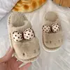 Nueva colección otoño/invierno 2026: adorables pantuflas de algodón con temática de gatitos para niñas, con una suela suave y antideslizante y forro de felpa, perfectas para usar en interiores
