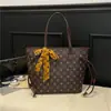 Bolsa Tote de Mão de Luxo Leve para Presbiopia Bolsa de Ombro Feminina 2025 Nova Bolsa de Compras de Grande Capacidade Bolsa de Ombro para o Dia a Dia
