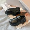 Sapatos de couro pequenos infantis 2025 primavera novos meninos e meninas com terno escola desempenho alunos sapatos de couro sapatos de desempenho