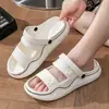 Sandalias de Exterior para Hombre 2026 Venta al por Mayor Verano Suela Gruesa Suaves Antideslizantes para Conducir Deportivas Chanclas de Playa