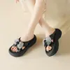 Pantuflas de Suela Gruesa con Lazos de Pedrería para Mujer, Adecuadas para Combinar con Faldas, Moda Veraniega 2026 Nuevas Sandalias Ligeras y Cómodas para Exteriores