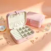 Caja de joyería portátil de stock de fábrica, caja de exhibición de accesorios de gran capacidad con espejo, caja de almacenamiento para aretes de oro, anillos y collares