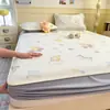 Nuevo Juego de Cama de Hielo de Dibujos Animados 2026 con Efecto Enfriador, Lavable a Máquina, Juego de Tres Piezas para Cama Individual de Dormitorio Estudiantil de Verano