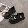 Sapatos de Couro para Meninas 2026 Primavera e Outono Novos Versáteis Estilo Coreano Sapatos Baixos Infantis para Meninas Pequenas Sola Macia Estilo College Sapatos de Princesa