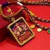 Colar Amuleto Buddha do Zodíaco Colorido Oito Guardiões Dourados Tang Lótus Pavão Tibetano Caixa Gahu Pingente Iridescente