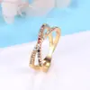 Anillo Cerrado Minimalista Estilo Ins Elegante de Zirconia de Color Cruzado con Diamantes para Mujer, Anillo de Nicho Estilo Coreano, Accesorio de Lujo Ligero