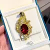 Broche Colgante de Loro con Imitación de Diamante Color Dorado Retro Italiano Amatista Natural Collar de Pájaro con Piedras de Colores para Mujer