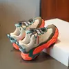 Zapatos Infantiles Forrados de Borrego Calientes Versátiles Zapatos Deportivos 2025 Niñas Invierno Suela Suave Nuevos Exteriores Zapatos de Algodón para Niños Zapatos para Correr