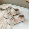 Sandalias Cerradas para Niña 2026 Verano Nuevo Estilo Zapatos de Princesa para Niña Pequeña Moda Elegante Moño Sandalias de Medio Paso para Bebé