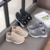 Zapatos Nuevos para Niños y Niñas Primavera y Otoño 2026, Tenis, Zapatillas de Correr, Zapatos de Cuero Casuales Impermeables, Estilo Chino Nuevo, Zapatos de Una Sola Pieza