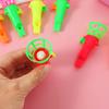 Nuevos juguetes plásticos pequeños para niños tamaño pequeño espacio pequeño pelota atrapapelotas juguetes recompensa preescolar pequeños regalos al por mayor