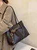 Coleção de outono 2026 transfronteiriça: bolsa de ombro casual retrô lisa para o dia a dia, bolsa tote de grande capacidade para o trabalho