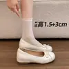 Zapatos de mujer estilo ballet para aumentar la altura, nuevo modelo otoño 2006, zapatos de cuero Mary Jane poco profundos sin cordones para combinar con faldas