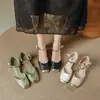 Nuevos Zapatos Mary Jane Cuadrados Huecos Estilo Chino para Mujer Tacones Altos Llegada Nueva Verano 2026 Sandalias de Tacón Grueso con Punta Cerrada para Mujer