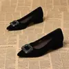 Chegada Nova Outono 2026 Bico Fino Baixo Fivela Quadrada Strass Salto Grosso Antiderrapante Slip-on Resistente ao Desgaste Sapatilhas da Moda