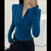 Camiseta elegante de manga comprida estilo coreano, com decote V, plissada, acinturada, slim fit e que valoriza a silhueta, um top básico versátil, 26287