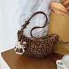 Design de Nicho Transfronteiriço Versátil Bolsa Croissant Moda de Luxo Estampa de Leopardo Transversal Bolsa Dumpling Bolsa para o Trabalho e Trajeto