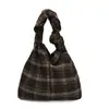 Bolsa Tote Xadrez Grande Capacidade Casual e Versátil para Mulheres Verão 2025 Popular Estilo Preppy Bolsa de Ombro/Axila para o Dia a Dia