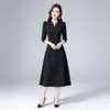 Vestido longo de cor sólida com manga longa para mulheres, temperamento elegante, para mães, primavera e outono, transfronteiriço, largo, acinturado, acima do joelho, corte A