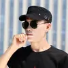 Gorra plana para hombres, de mediana edad y mayores, gorra de béisbol de color sólido con visera corta, protección solar para exteriores, transpirable, adecuada para todas las estaciones, casual