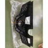 Adecuado para Nissan 2014 Qijun 62310-4CL0A Rejilla central delantera B con agujero para cámara