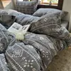 Juego de cuatro piezas de algodón jacquard teñido en hilo suave y arrugado, amigable con la piel, suave, estampado floral vintage, sábanas y ropa de cama lavadas