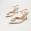 Sapatos de Salto Alto Finos com Bico Apontado e Fivela Elegante com Strass, Sandálias de Salto Alto Fechadas para Mulheres, Design de Nicho Elegante e Luxuoso, Tamanho Europeu