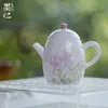 Bule de chá de cerâmica pintado à mão com tinta e pó de damasco Conjunto de chá Kung Fu Pote de mão doméstico Filtragem de buraco de bola Cor e pó de esmalte Rima