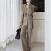 Traje de Moda Estilo Old Money para Mujer Otoño e Invierno 2025 Nuevo Conjunto de Tres Piezas: Chaleco Cardigan Tejido Delgado, Tirantes, Pantalones de Pierna Ancha