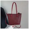 Bolsa Tote Grande Capacidade Estilo Coreano Retrô para Mulheres 2026 Nova Moda Tendência Bolsa de Ombro Transversal para Comuteira Bolsa de Mão